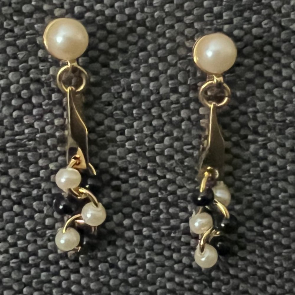 Anthropologie Black & White Bead Goldtone Dangling Drop Pierced Earrings NWOT